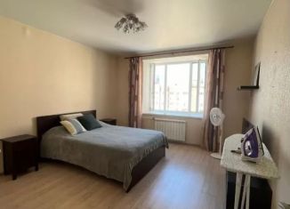 Сдается 1-ком. квартира, 38 м2, Казань, улица Сибгата Хакима, 37