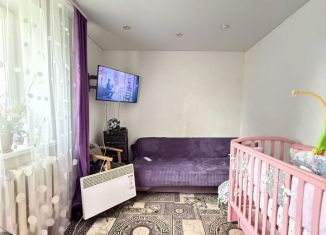 Продается 2-ком. квартира, 33 м2, Боровичи, Боровая улица, 77А