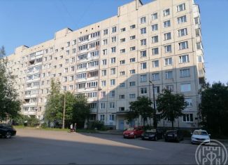 Продаю 3-ком. квартиру, 57 м2, Сертолово, улица Молодцова, 10