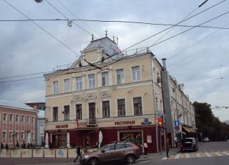 Продаю 4-ком. квартиру, 89 м2, Москва, улица Петровка, 30/7, улица Петровка