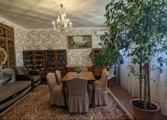 Продам 3-комнатную квартиру, 69.5 м2, Красный Кут, Московская улица, 73