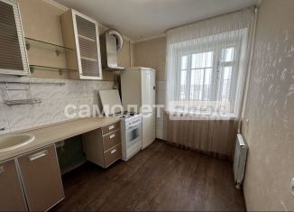 Продам 2-ком. квартиру, 50.6 м2, Октябрьский, 35-й микрорайон, 3