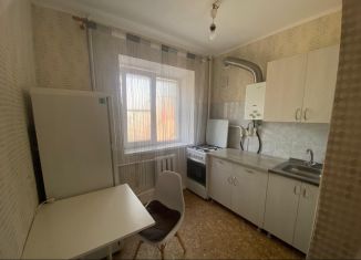 Сдаю двухкомнатную квартиру, 48 м2, Армавир, улица 30 лет Победы, 98