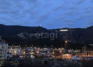 Продам 2-ком. квартиру, 59.5 м2, Геленджик, Курортная улица, 14А