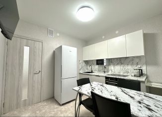 Аренда 1-ком. квартиры, 35 м2, Казань, улица Братьев Батталовых, 27