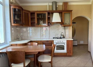 Сдам 1-ком. квартиру, 45 м2, Сочи, улица Ленина, 284Г