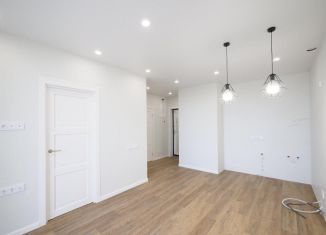 Продам 3-ком. квартиру, 94.5 м2, Евпатория, улица 9 Мая, 39