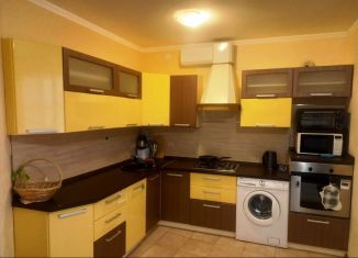 Сдаю 3-ком. квартиру, 90 м2, Калуга, улица Добровольского, 49