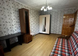 Сдается в аренду 2-ком. квартира, 50 м2, Чехов, улица Чехова, 73