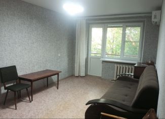 Сдается в аренду 1-ком. квартира, 30 м2, Армавир, улица Советской Армии, 218/2