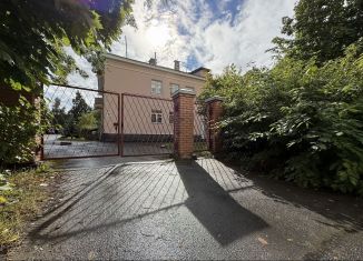 Продаю многокомнатную квартиру, 191.7 м2, Карелия, Мичуринская улица, 21А