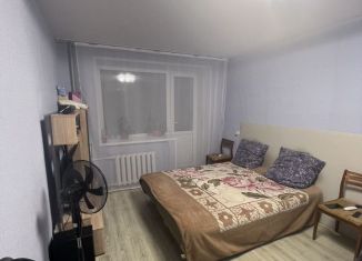 Продаю 2-ком. квартиру, 43 м2, Дзержинск, Октябрьская улица, 70