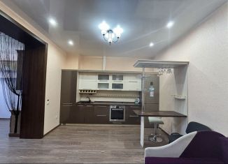 Сдача в аренду 2-ком. квартиры, 60 м2, Тюмень, улица Достоевского, 7