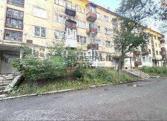 Продаю двухкомнатную квартиру, 42.6 м2, Березники, улица Веры Бирюковой, 12