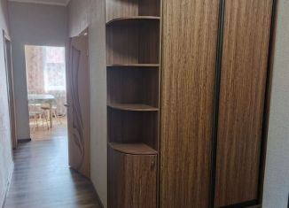 Сдаю 2-комнатную квартиру, 61.2 м2, Яровое, улица Менделеева, 4
