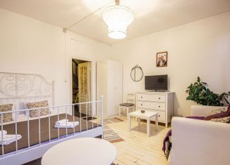 Сдаю в аренду комнату, 15 м2, Санкт-Петербург, Невский проспект, 74-76, Центральный район