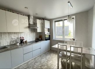 Продам 2-ком. квартиру, 64 м2, Чебоксары, Солнечный бульвар, 6к2