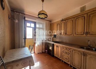 Сдам двухкомнатную квартиру, 56 м2, Махачкала, проспект Имама Шамиля, 25