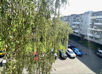 Продам 3-ком. квартиру, 64.1 м2, Кириши, улица Нефтехимиков, 19