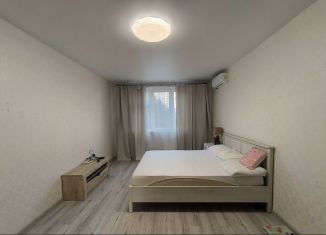 Сдаю в аренду однокомнатную квартиру, 40 м2, Москва, Беловежская улица, 37к1