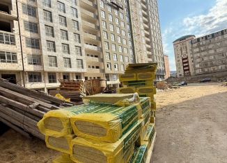 Продаю 1-ком. квартиру, 50.2 м2, Махачкала, улица Перова, 13Б