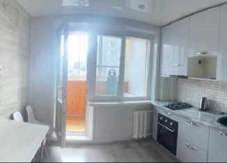 Сдам однокомнатную квартиру, 36 м2, Чебоксары, улица Байдула, 11