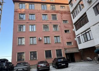 Продаю 2-ком. квартиру, 83 м2, Махачкала, 2-й тупик Лаптиева, 10