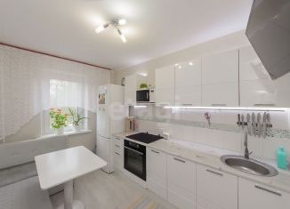 Продается трехкомнатная квартира, 65.9 м2, Тюмень, улица 30 лет Победы, 138