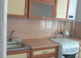 Сдаю 3-ком. квартиру, 60 м2, Балашов, Фестивальная улица, 7