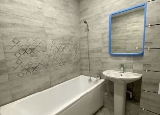 Продам двухкомнатную квартиру, 57.8 м2, Омская область, улица Сергея Тюленина, 4