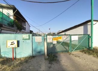 Продаю гараж, 30 м2, Керчь, улица Орджоникидзе, 34