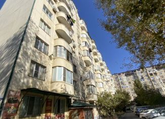 Продается 2-ком. квартира, 50 м2, Махачкала, проспект Насрутдинова, 30К