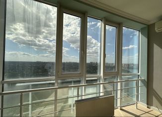 Продаю 3-комнатную квартиру, 105 м2, Краснодар, улица Кубанская Набережная, 39, микрорайон Центральный