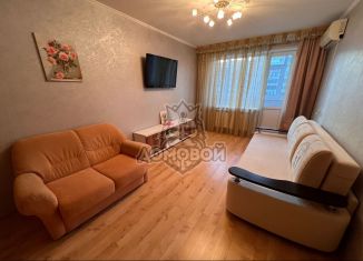 Сдаю в аренду однокомнатную квартиру, 40 м2, Казань, улица Кулахметова, 18