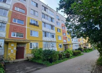 Продается 3-комнатная квартира, 65 м2, Наволоки, улица 8 Марта, 8