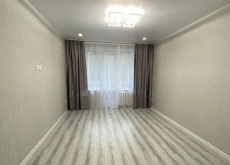 Продаю 3-ком. квартиру, 57.8 м2, Казань, Ново-Азинская улица, 10