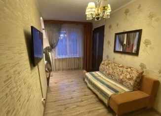 Сдается в аренду 3-комнатная квартира, 46 м2, Тольятти, Шлюзовая улица, 2, Комсомольский район