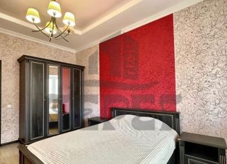 Сдается двухкомнатная квартира, 80 м2, Казань, улица Адоратского, 1