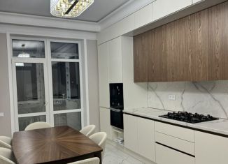 2-комнатная квартира в аренду, 90 м2, Дагестан, проспект Насрутдинова, 138