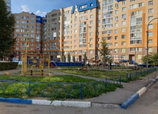 Продаю двухкомнатную квартиру, 72 м2, Омск, проспект Комарова, 15к2