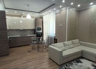 Сдам 2-ком. квартиру, 80 м2, Москва, Смольная улица, 49