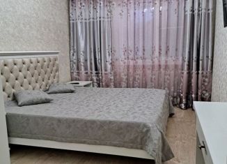 Сдается 4-комнатная квартира, 130 м2, Ставропольский край, Донская улица, 24