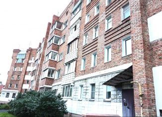 Продается 3-комнатная квартира, 89 м2, Омск, 2-я Молодёжная улица, 40