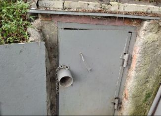 Продается гараж, 10 м2, Артём, площадь Ленина