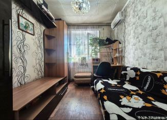 Продается 2-комнатная квартира, 32.5 м2, Таганрог, улица Пальмиро Тольятти, 36-2