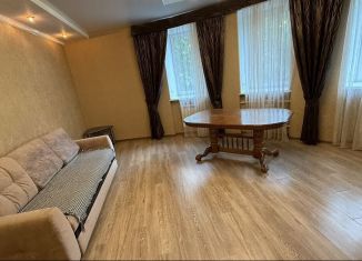 Сдам 2-ком. квартиру, 74 м2, Тула, улица 9 Мая, 8А