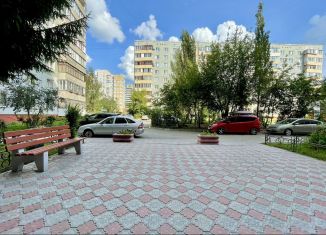 Продам 2-ком. квартиру, 53 м2, Омская область, Омская улица, 119