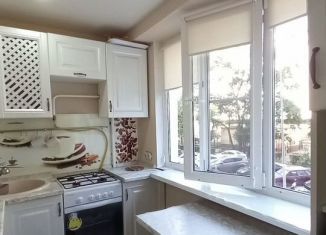 Сдам в аренду 1-комнатную квартиру, 34 м2, Сочи, улица Роз, 82, микрорайон Центральный