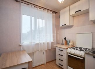 Аренда двухкомнатной квартиры, 45 м2, Тюмень, улица Мельникайте, 95А