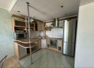 Продам 4-ком. квартиру, 120 м2, Череповец, Первомайская улица, 64